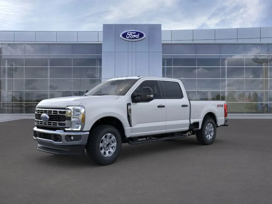 2025 Ford F-250 XLT photo 2