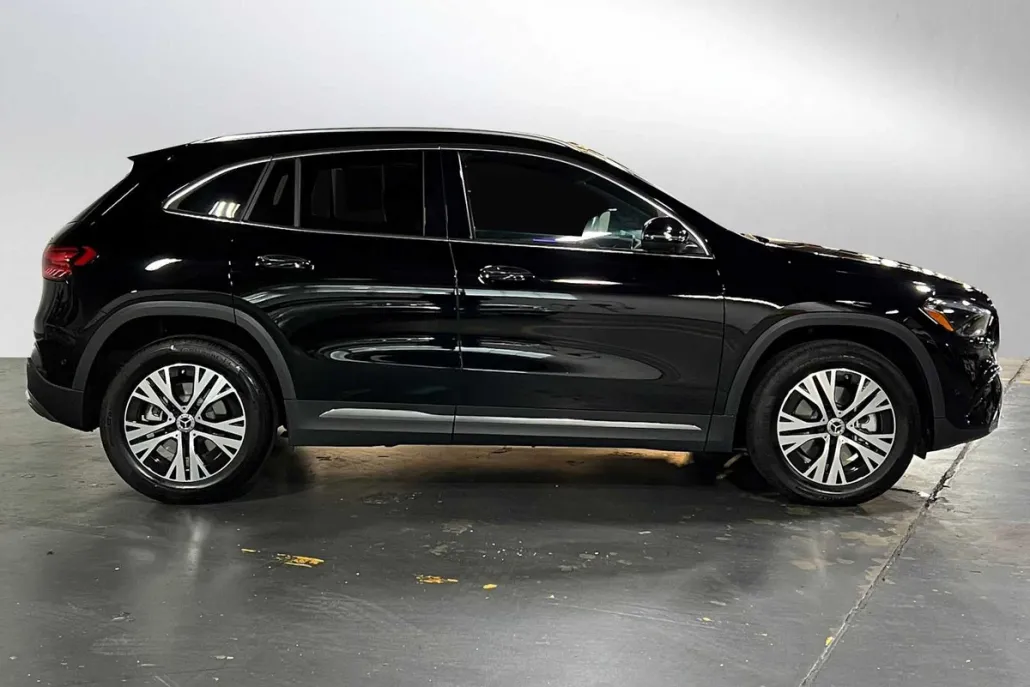 2025 Mercedes Benz GLA 250 4MATIC photo 1
