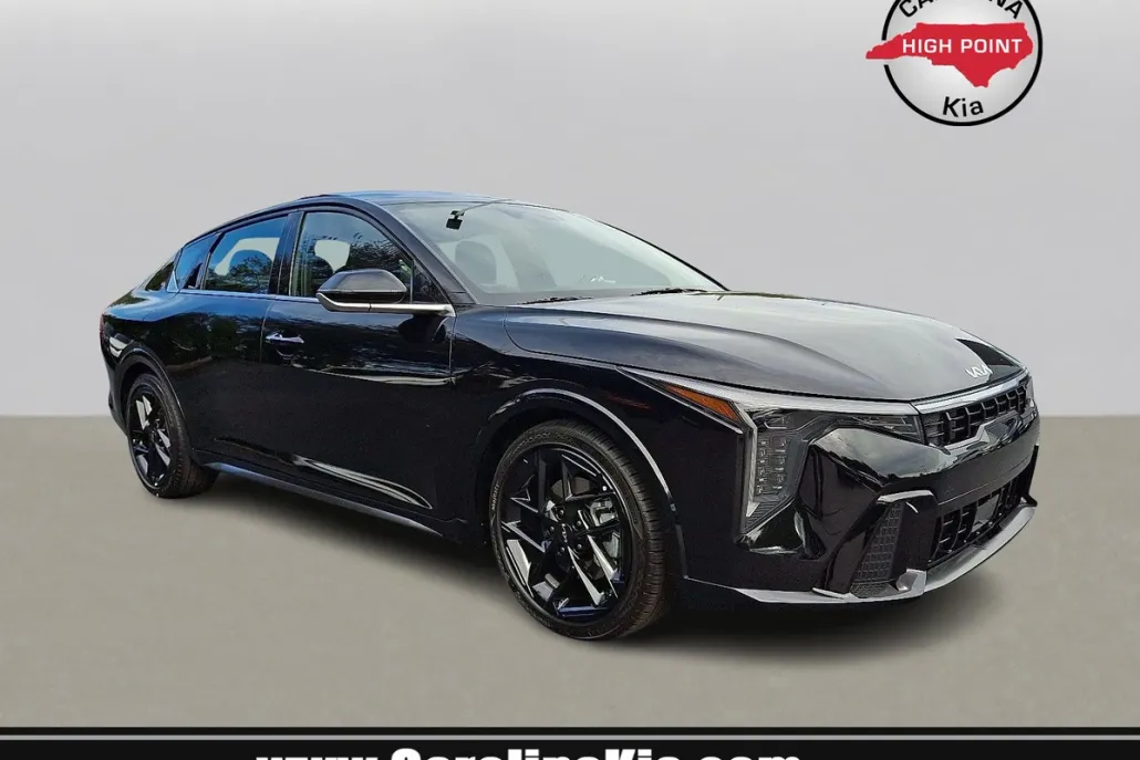 2025 Kia K4 GT-Line Turbo photo 1