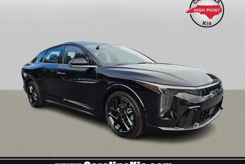 2025 Kia K4 GT-Line Turbo photo 1