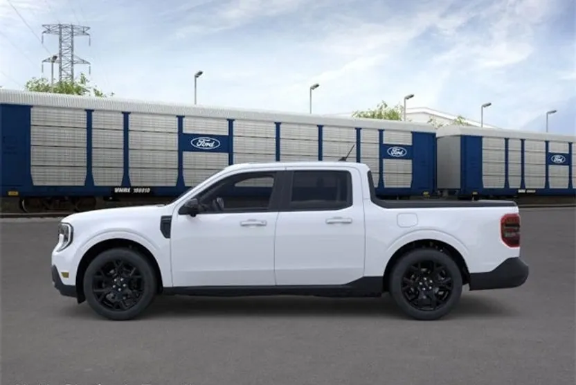 2025 Ford Maverick Lariat photo 1
