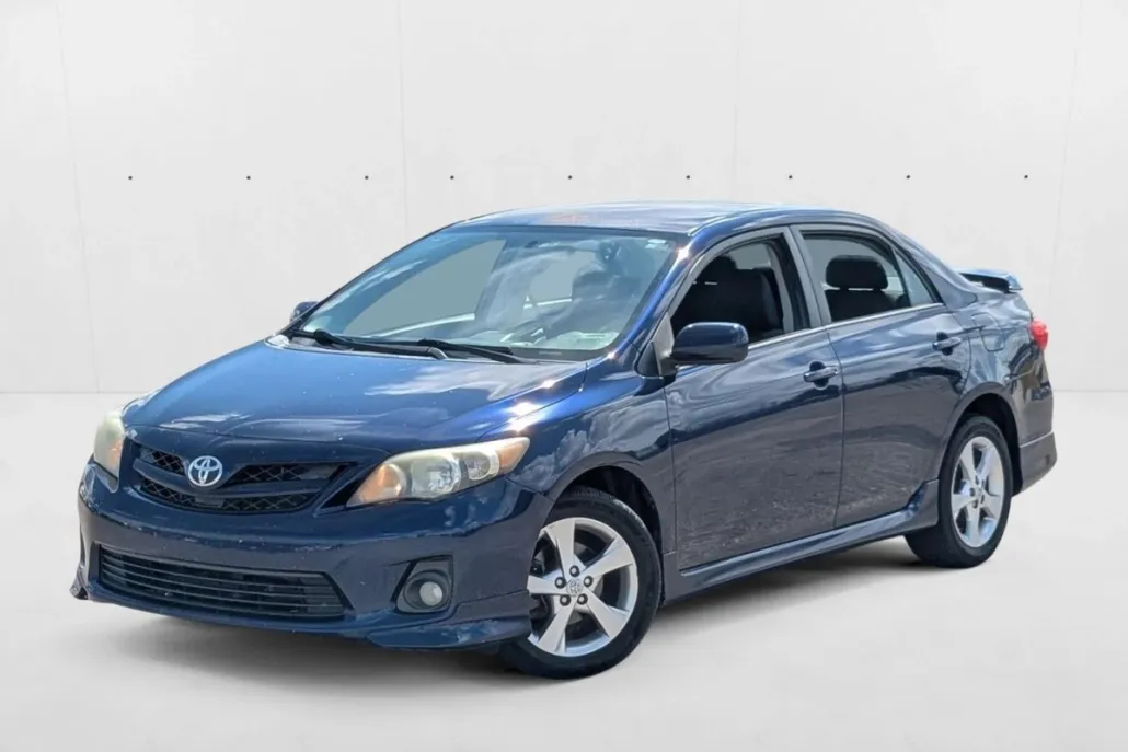 2013 Toyota Corolla S photo 1