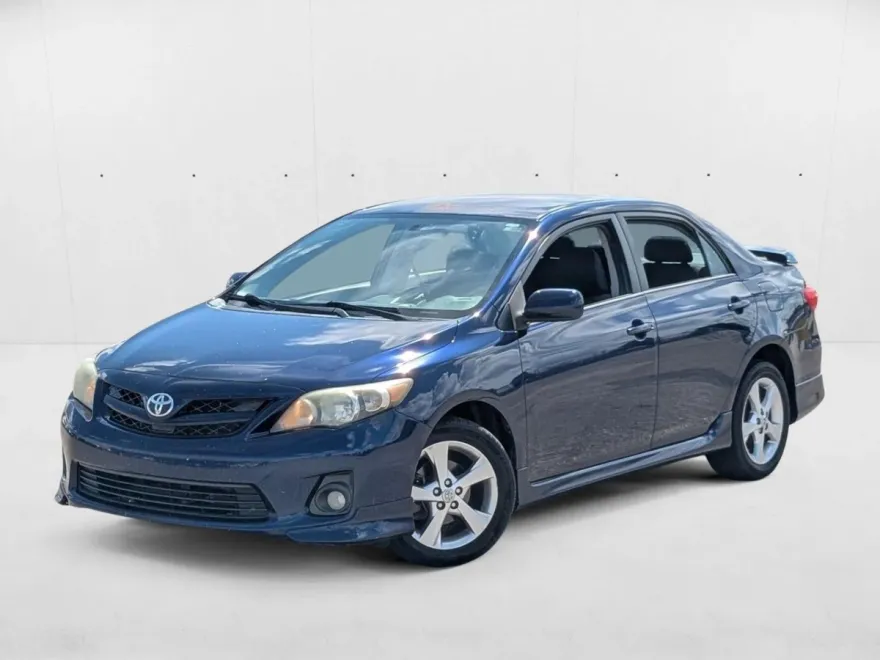 2013 Toyota Corolla S photo 1