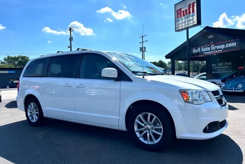 2020 Dodge Grand Caravan SXT photo 1