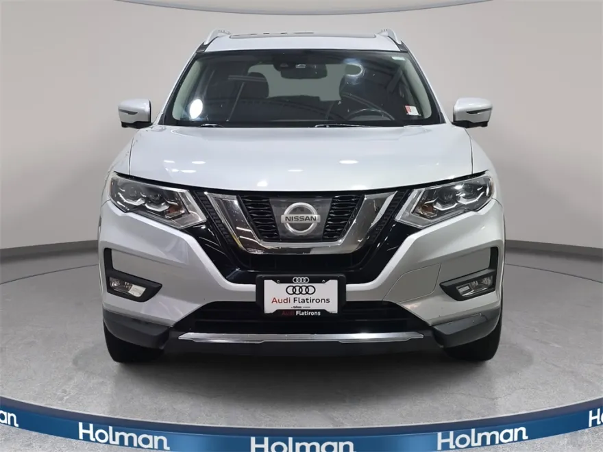 2017 Nissan Rogue SL photo 1