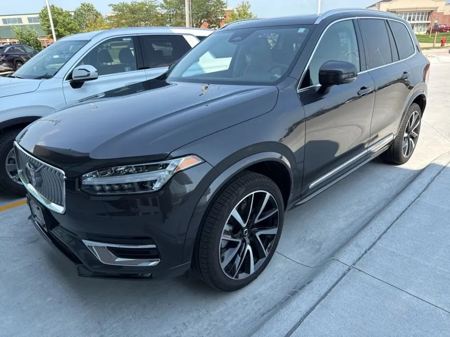 2024 Volvo XC90 Plus photo 1