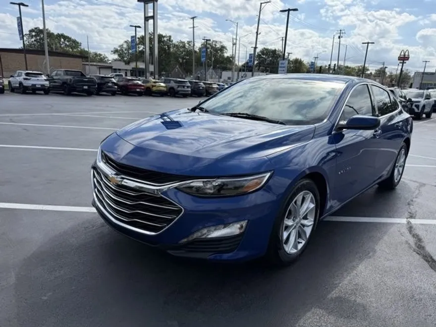 2023 Chevrolet Malibu 1LT photo 1