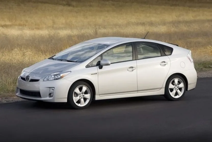 2011 Toyota Prius Two photo 1