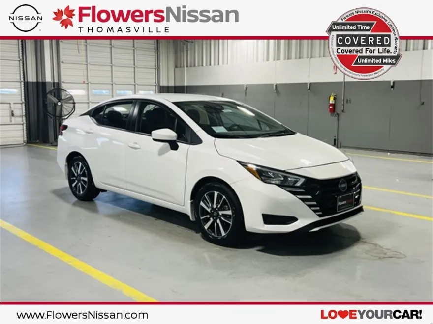 2025 Nissan Versa SV photo 1