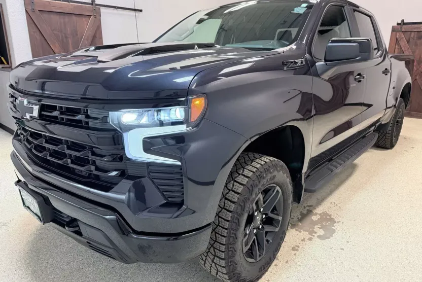 2024 Chevrolet Silverado 1500 LT Trail Boss photo 1