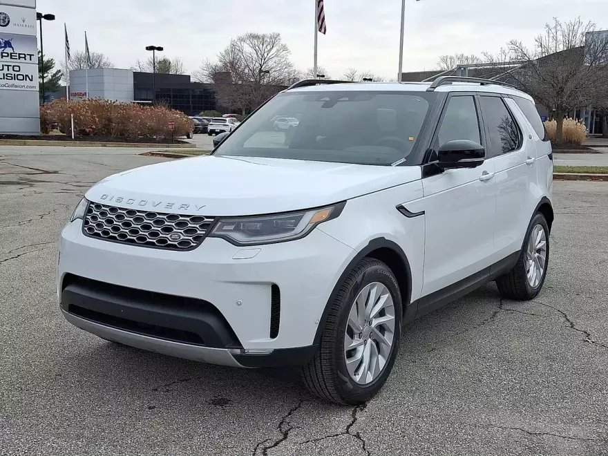 2025 Land Rover Discovery P300 S photo 1