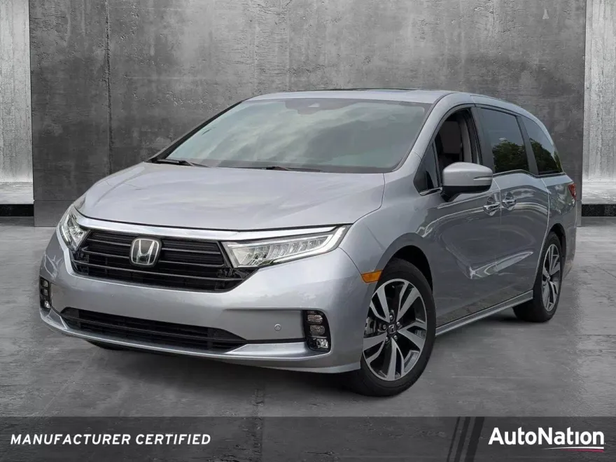 2024 Honda Odyssey Touring photo 1