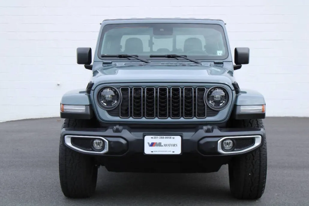 2024 Jeep Gladiator Sport S photo 1