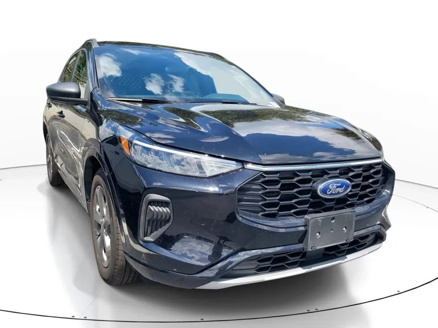 2024 Ford Escape ST-Line photo 1