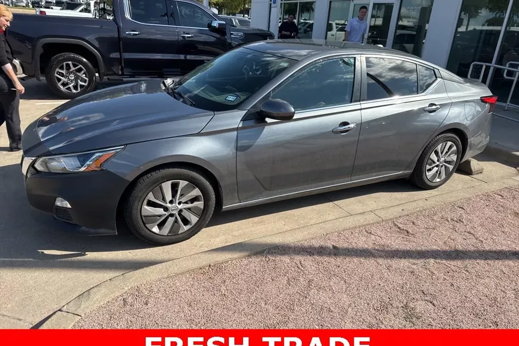 2019 Nissan Altima 2.5 S photo 1