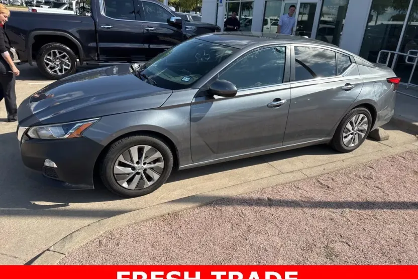2019 Nissan Altima 2.5 S photo 1