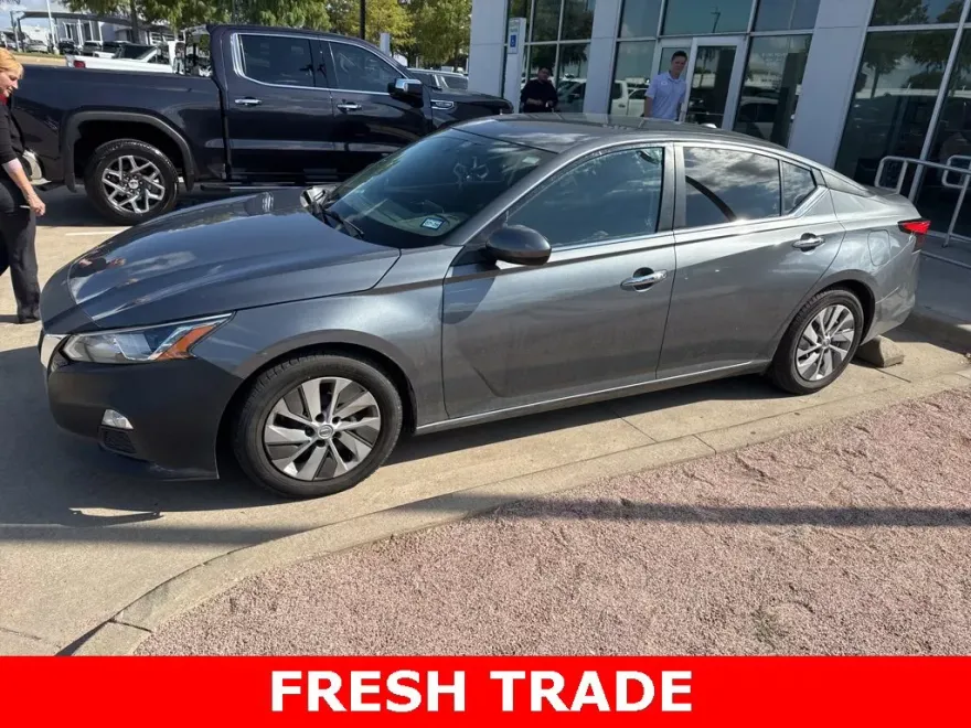 2019 Nissan Altima 2.5 S photo 1