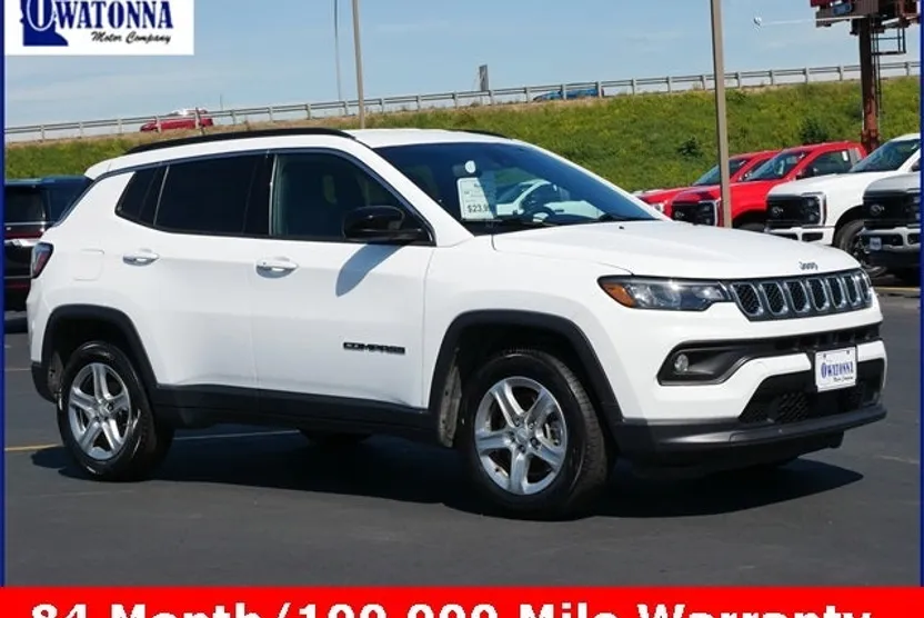 2024 Jeep Compass Latitude photo 1