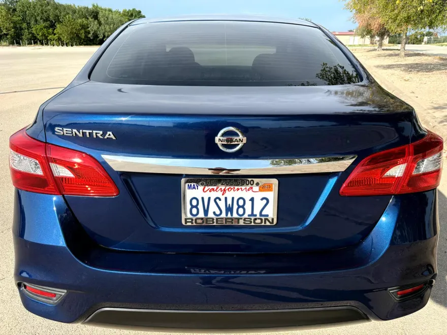 2018 Nissan Sentra S photo 1