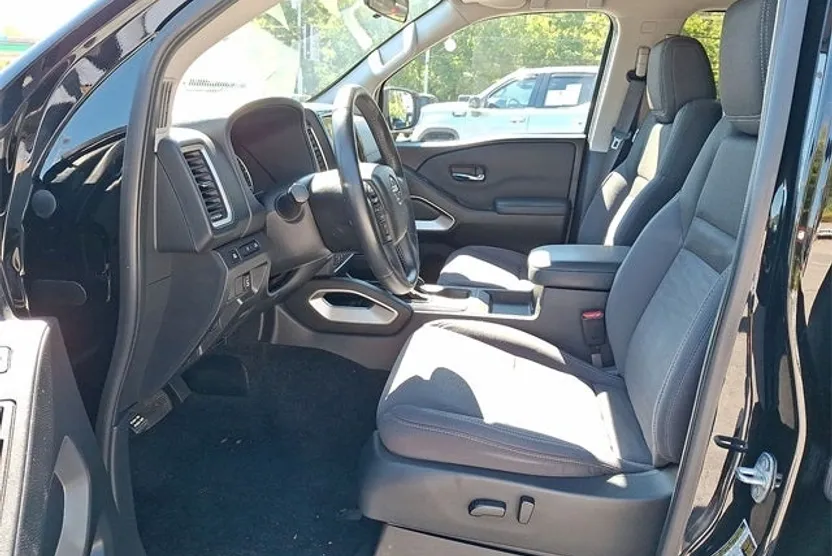 2022 Nissan Frontier SV photo 1