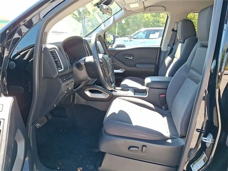 2022 Nissan Frontier SV photo 1