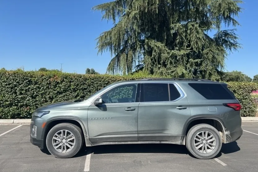 2023 Chevrolet Traverse Cloth 1LT photo 1