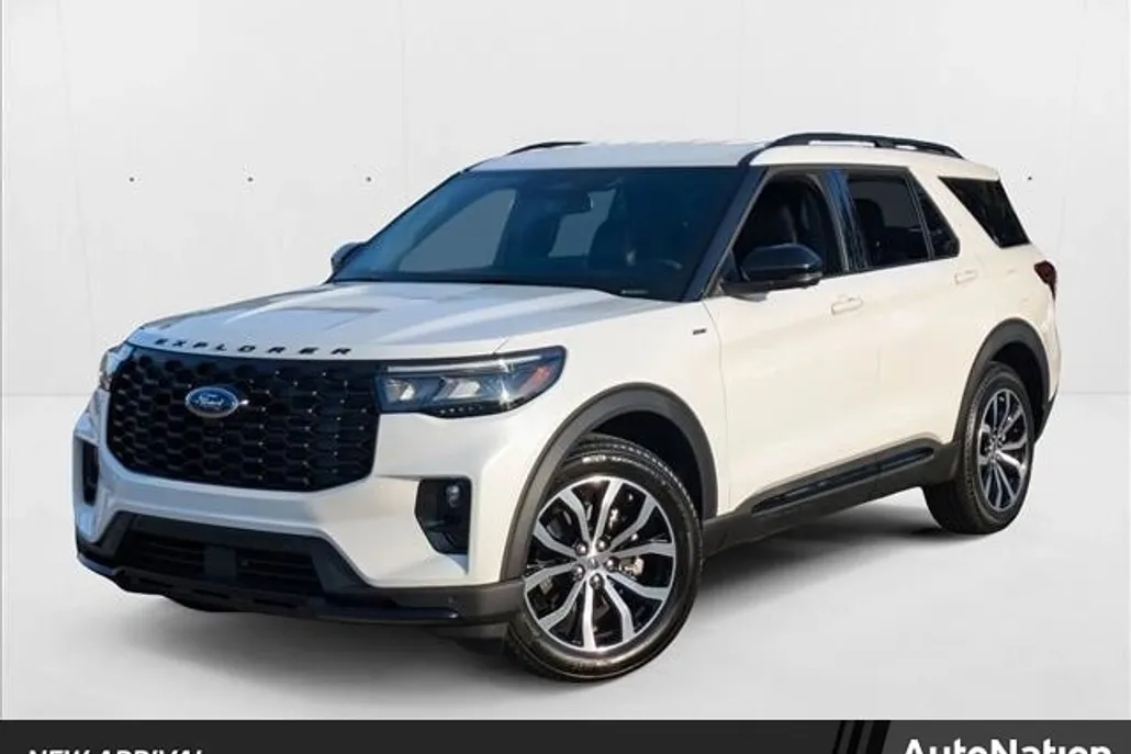 2025 Ford Explorer ST-Line photo 1