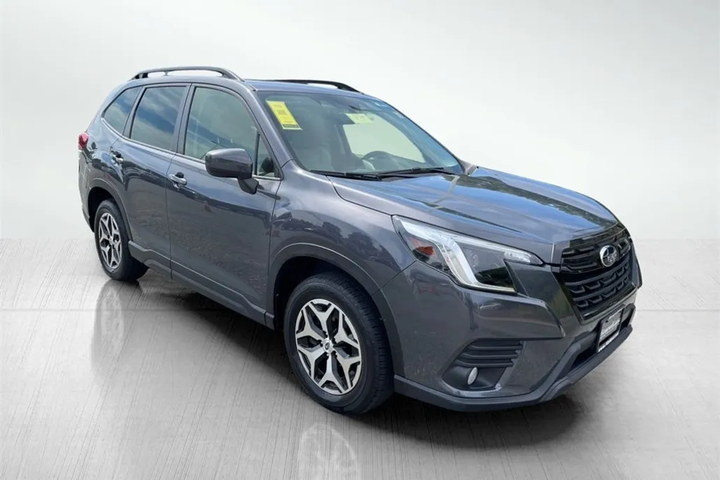 2022 Subaru Forester Premium photo 1