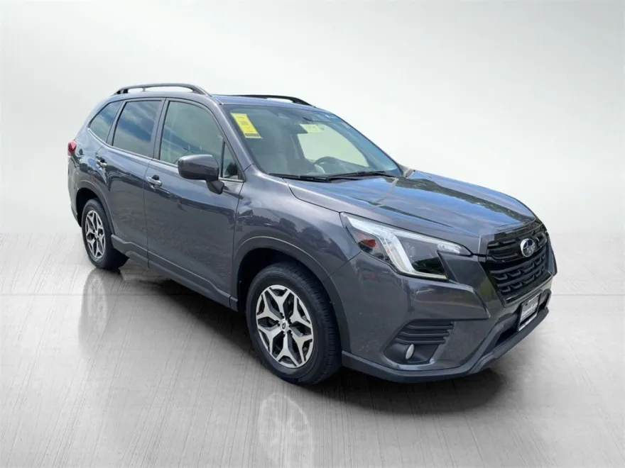 2022 Subaru Forester Premium photo 1