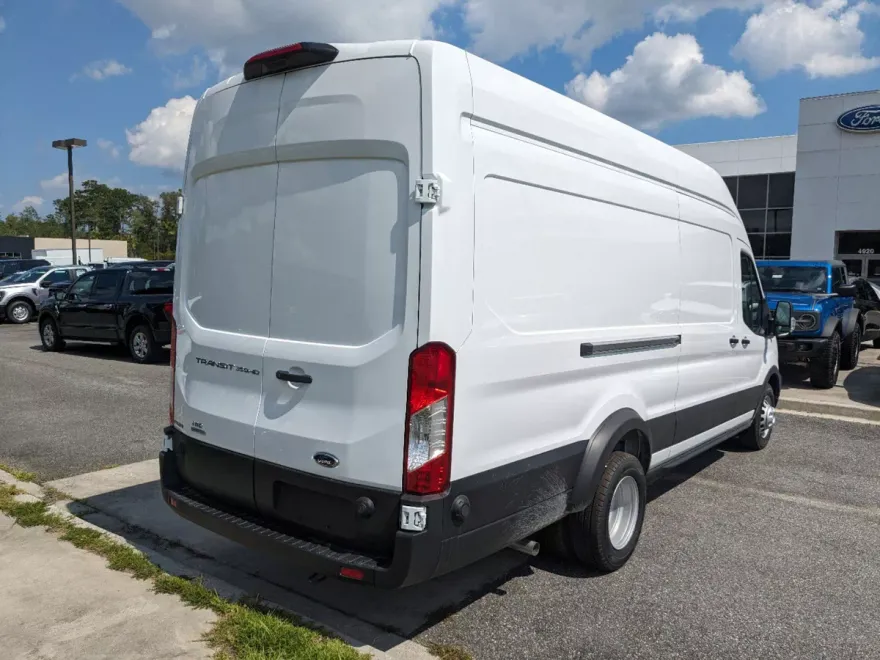 2024 Ford Transit photo 1