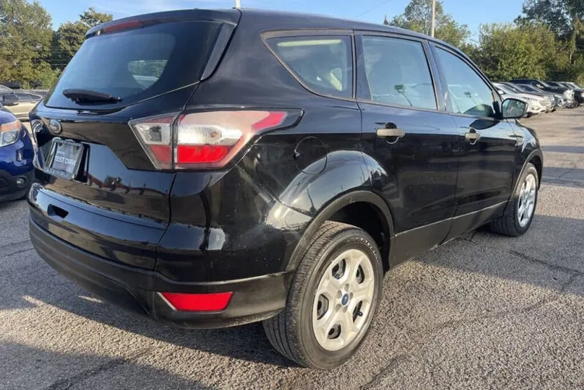 2017 Ford Escape S photo 1