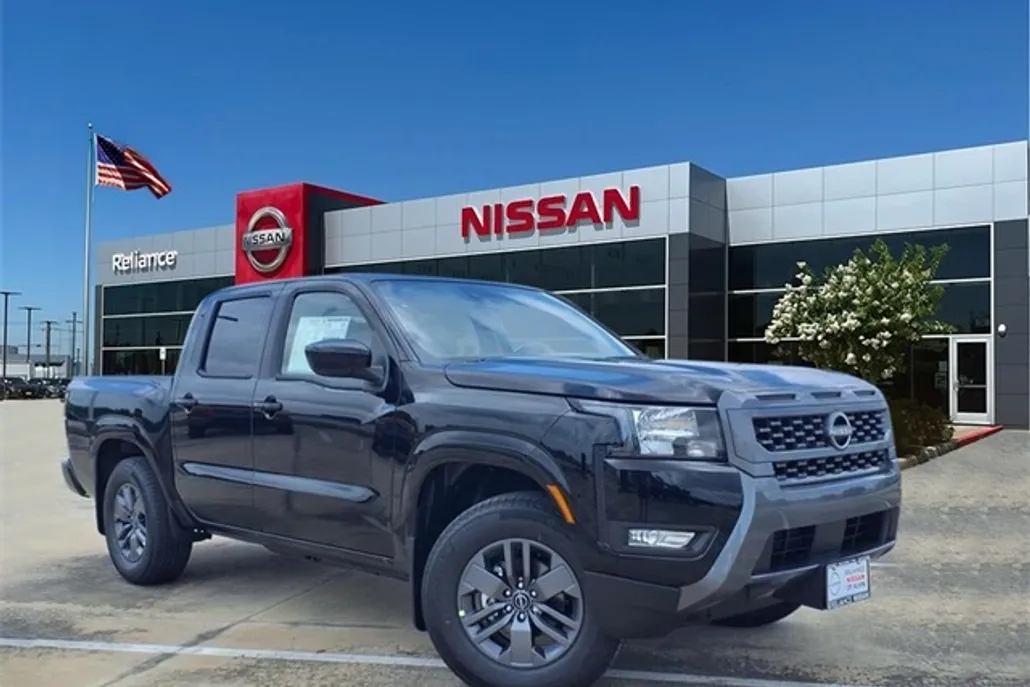 2025 Nissan Frontier SV photo 1