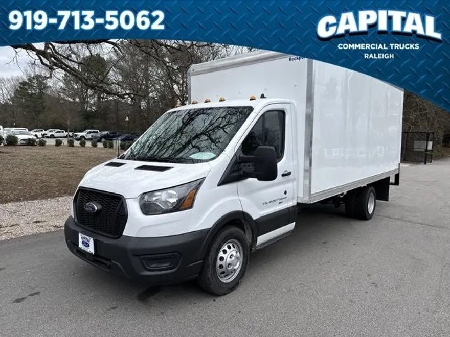 2024 Ford Transit Cutaway photo 1