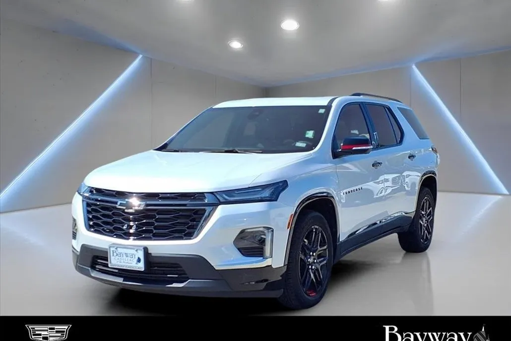 2024 Chevrolet Traverse Premier photo 1