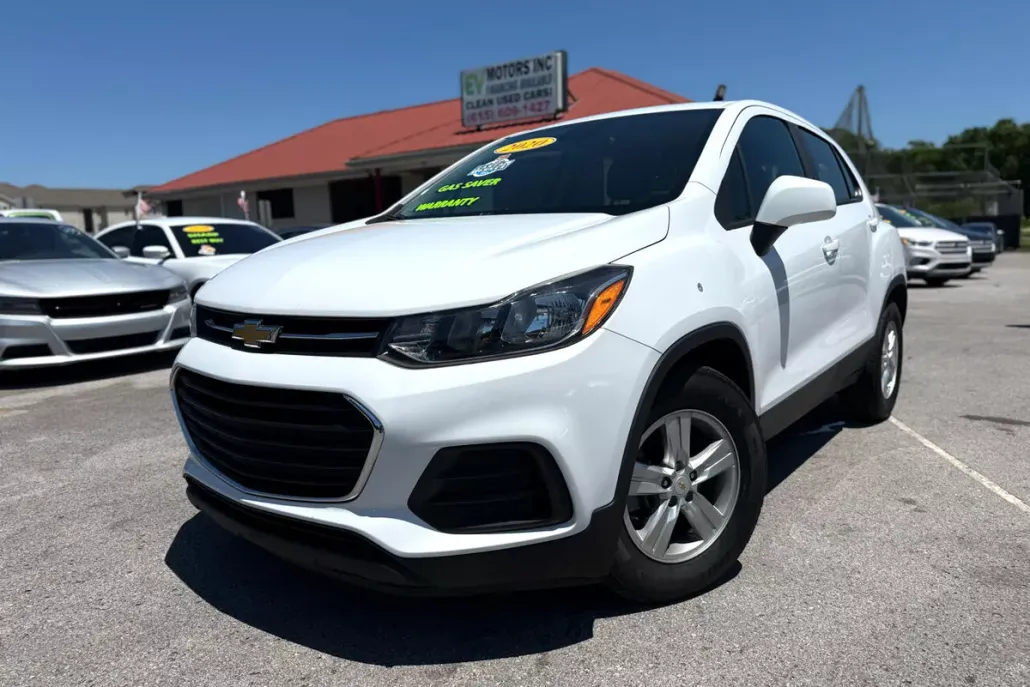 2020 Chevrolet Trax LS photo 1