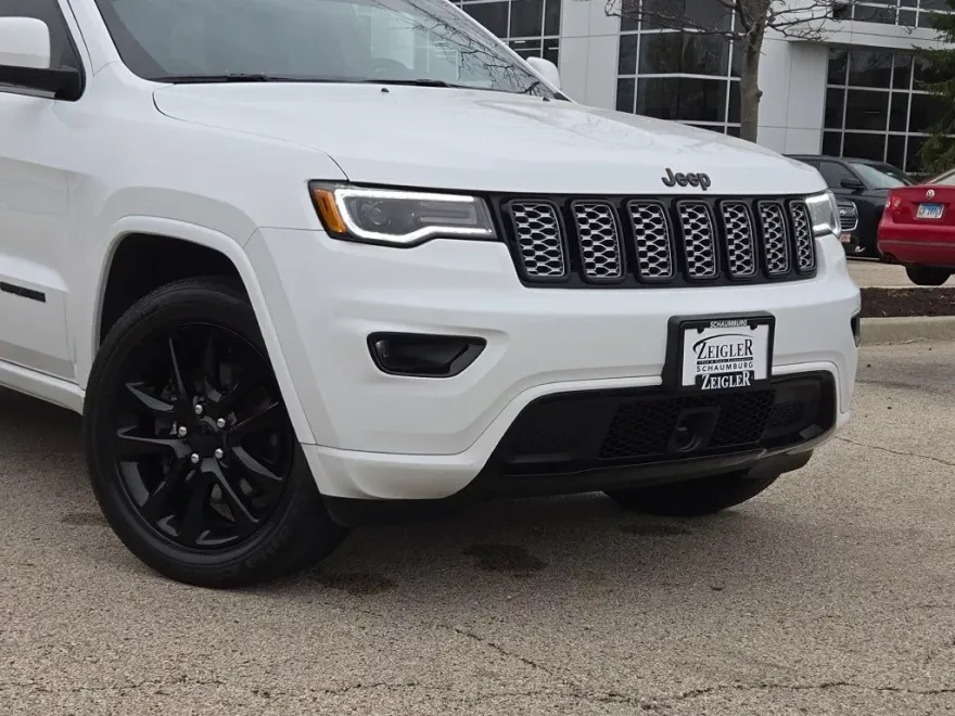2022 Jeep Cherokee Laredo X photo 1