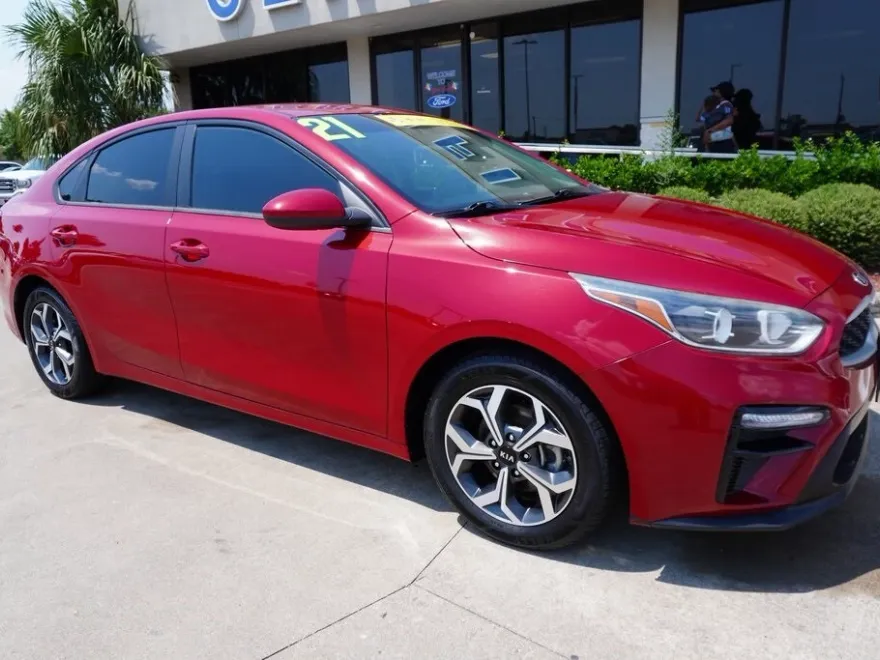 2021 Kia Forte LXS photo 1
