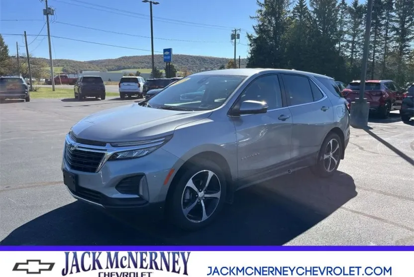 2023 Chevrolet Equinox LT photo 1