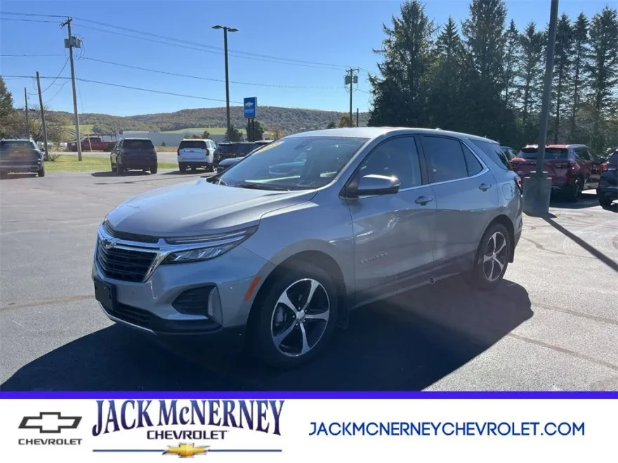 2023 Chevrolet Equinox LT photo 1