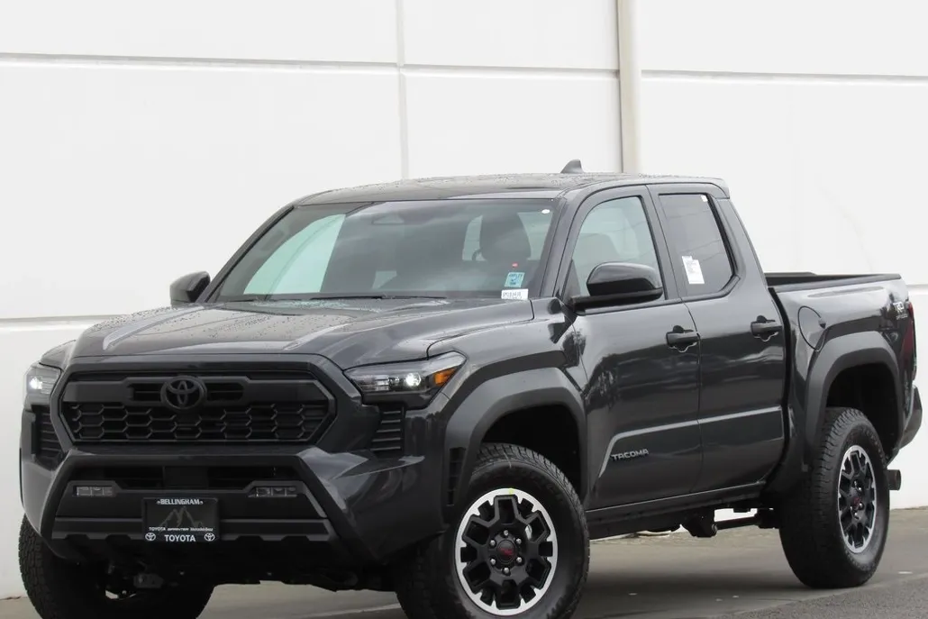 2025 Toyota Tacoma TRD Off-Road Double Cab photo 1