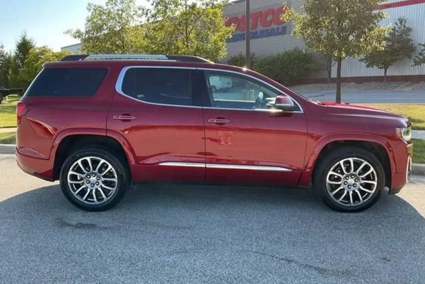 2023 Gmc Acadia Denali photo 1