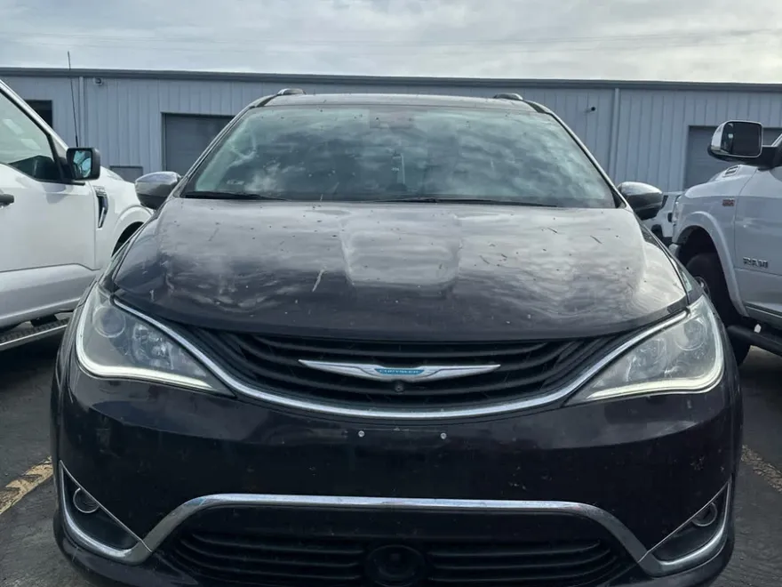 2018 Chrysler Pacifica Hybrid Limited photo 1