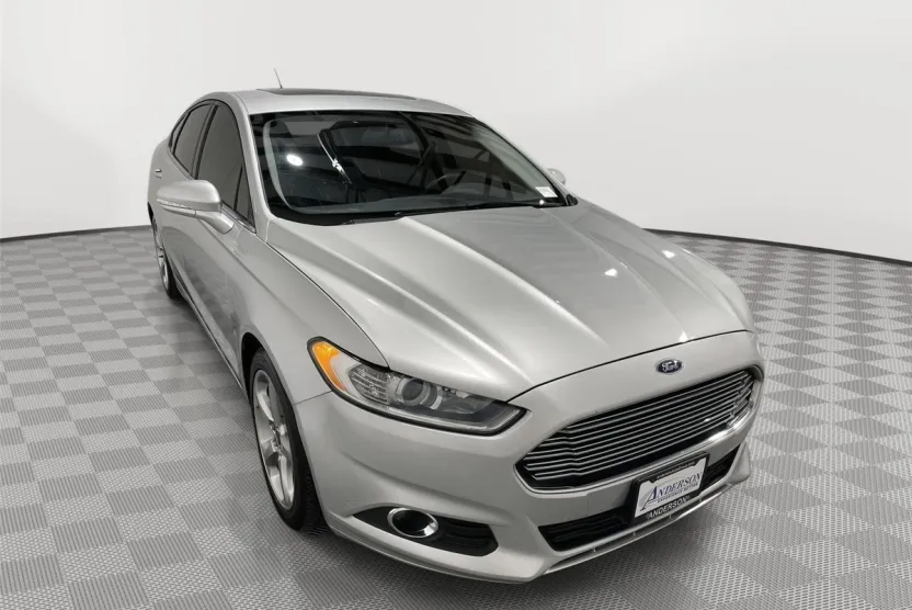 2014 Ford Fusion SE photo 1