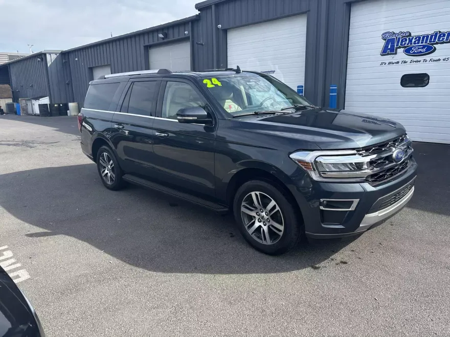 2024 Ford Expedition MAX Limited photo 1