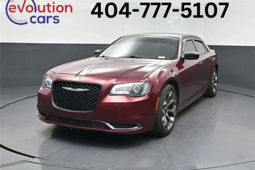 2018 Chrysler 300 Touring photo 1