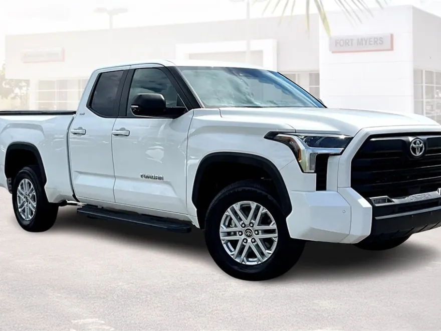 2024 Toyota Tundra SR5 photo 1
