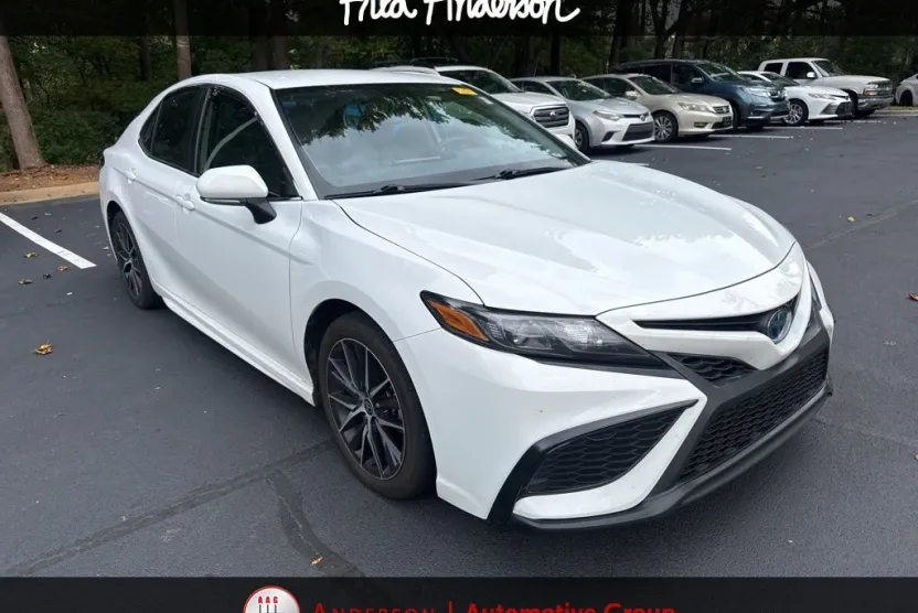 2023 Toyota Camry Hybrid SE photo 1