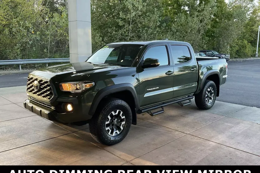 2022 Toyota Tacoma TRD Off-Road photo 1