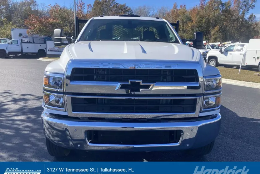 2024 Chevrolet Silverado 6500HD Work Truck photo 1
