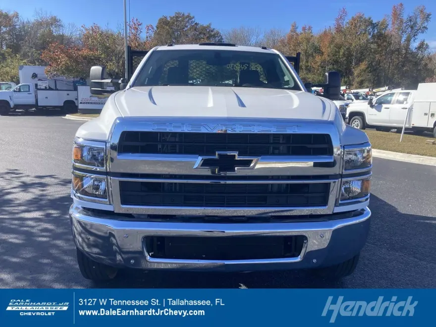 2024 Chevrolet Silverado 6500HD Work Truck photo 1